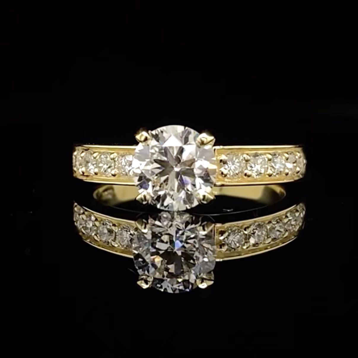 Round Brilliant Diamond Neo Engagement Ring in 18K Yellow Gold