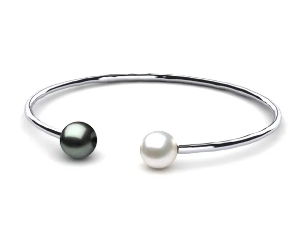 Tahitian Pearl Bangle Bracelet with Hammered Surface