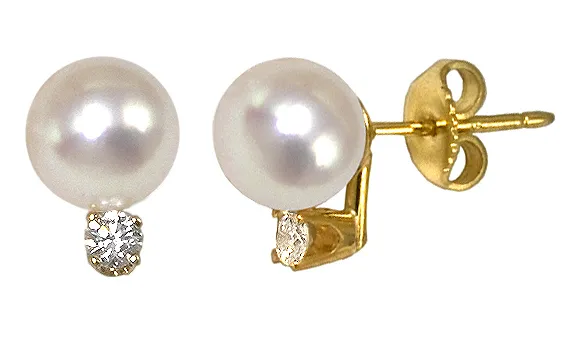 8mm White Cultured Pearl and Diamond Earring with .30 carat tdw