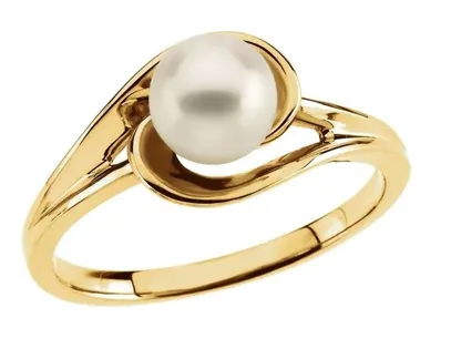 Nested a Japanese Akoya Cultured Pearl Ring