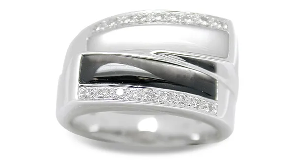 SOLD - Zerlina a Mother of Pearl Ring