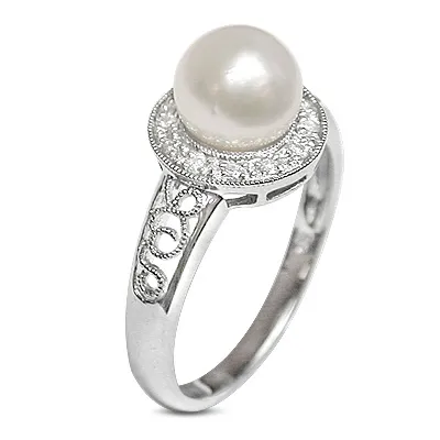 Celo a Japanese Akoya Cultured Pearl Ring