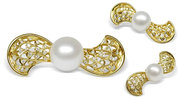Themis White South Sea Pearl Brooch