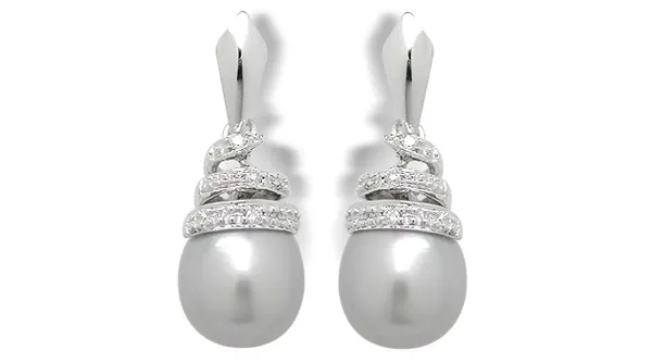 Fresh Bella a Freshwater Cultured Pearl Earring