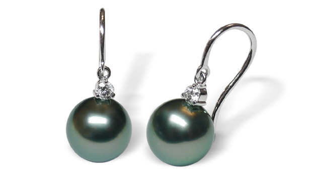Novia a Black Tahitian South Sea Cultured Pearl Earring