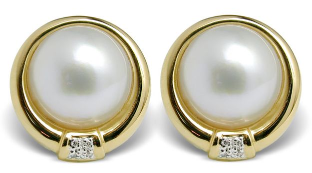 Amma Mother of Pearl Earrings in Yellow Gold