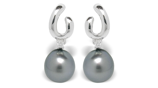 Black Pearl Earring Lani Akoya Cultured