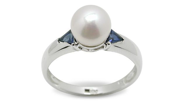 Blue Triangular a Japanese Akoya Cultured Pearl Ring