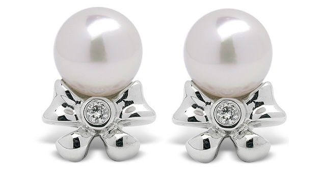 Chloe a Japanese Akoya Cultured Pearl Earring
