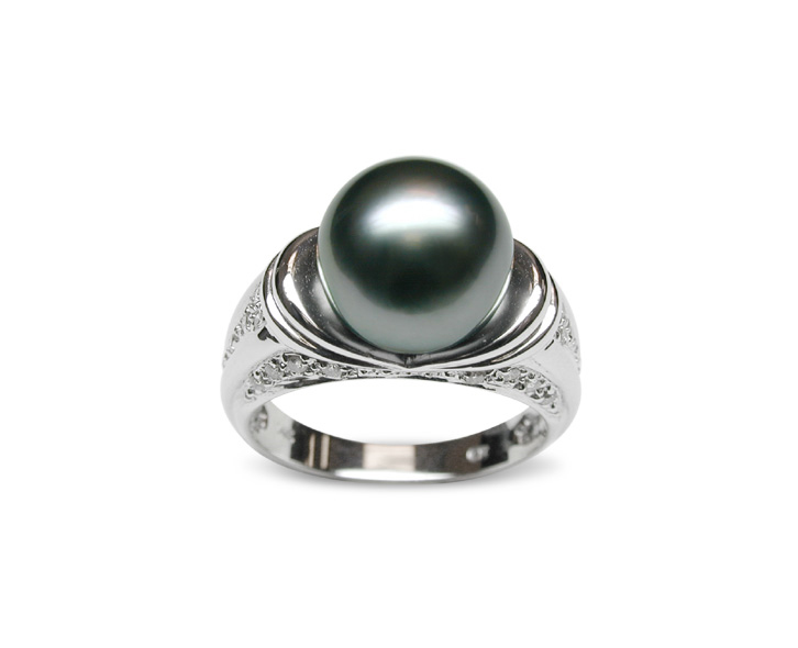 Inanna a Black Tahitian Cultured Pearl Ring