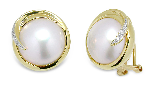 Mabe Pearl and Diamond Earring set in 14K Yellow Gold