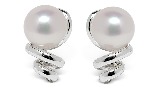Mirabella a Japanese Akoya Cultured Pearl Earring